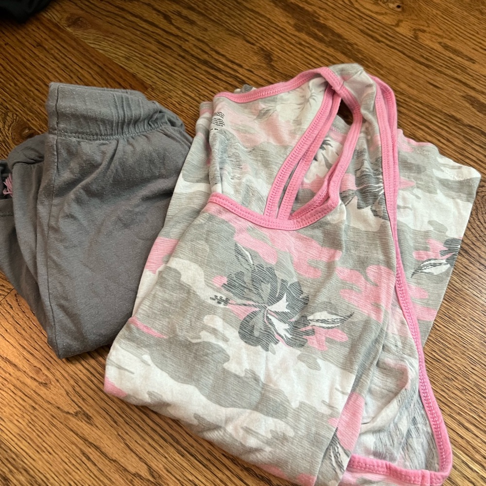 2 pair Pj’s